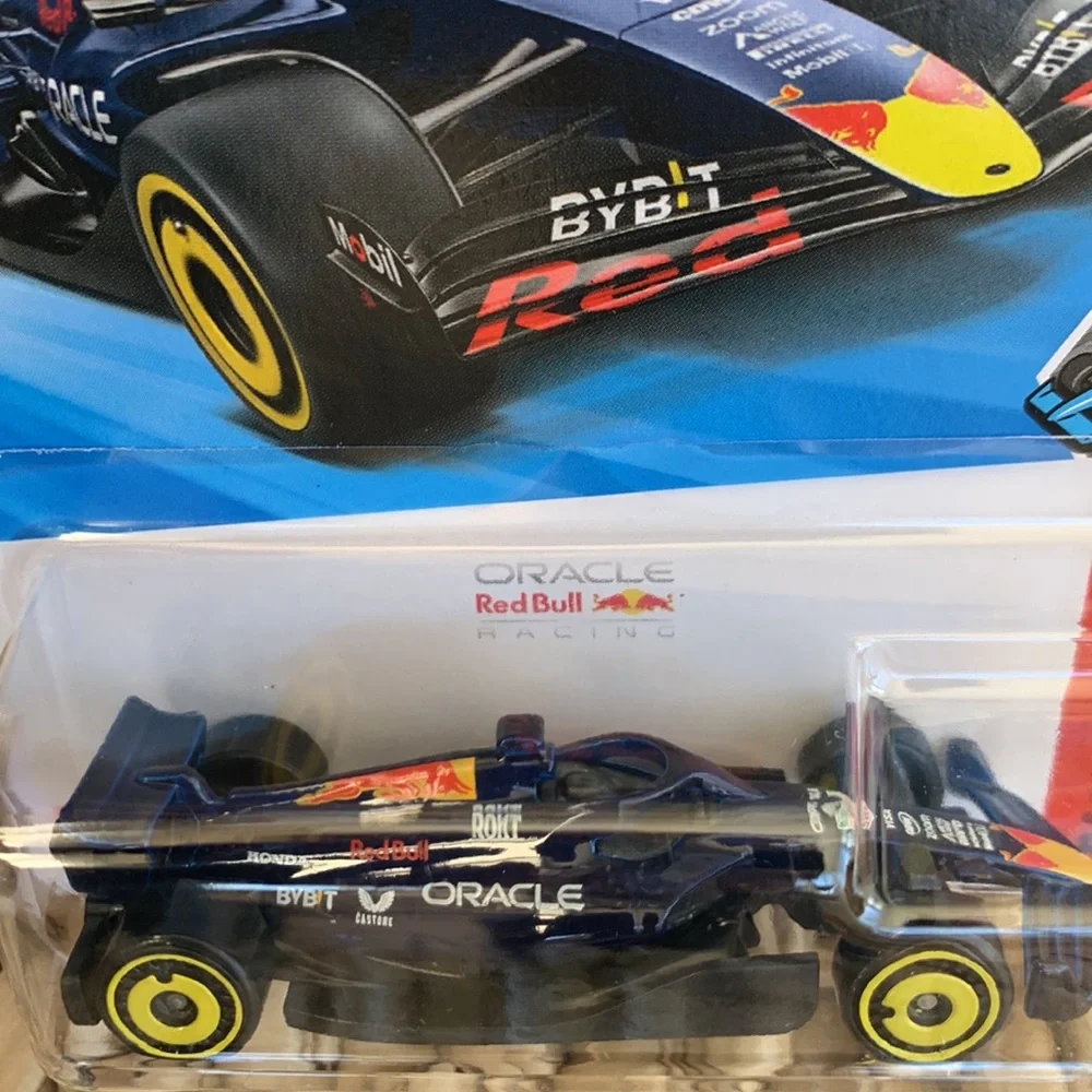 ORACLE RED BULL RACING Formula 1 F1 F   One Race Car TRACK ACES Hot Wheels 2025